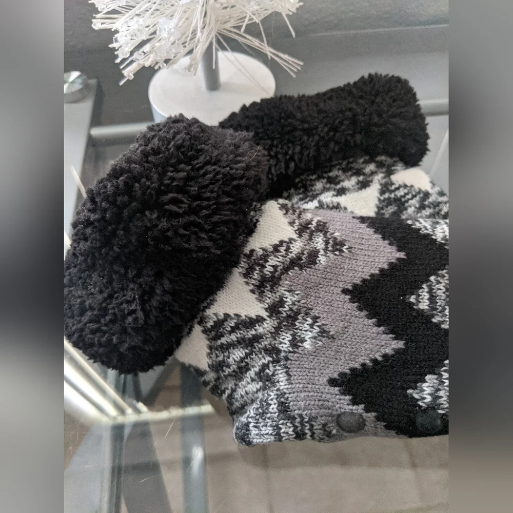 Women's Knitted Winter Slipper Thermal Sock Non Skid Cozy Black Gray